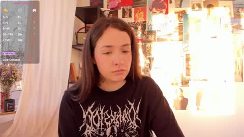 Snapshot of monicarocket chatting on 12/20/24, 11:32 Monica online show from 12/20/24, 11:32