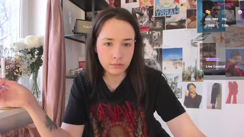 Snapshot of monicarocket chatting on 01/06/25, 10:02 Monica online show from 01/06/25, 10:02