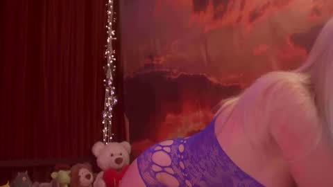 Monika    online show from 04/25/26, 01:19