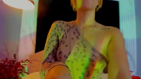 MONIK FOX online show from 09/12/25, 09:37