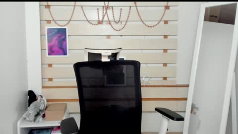 Monika online show from 01/29/25, 11:25