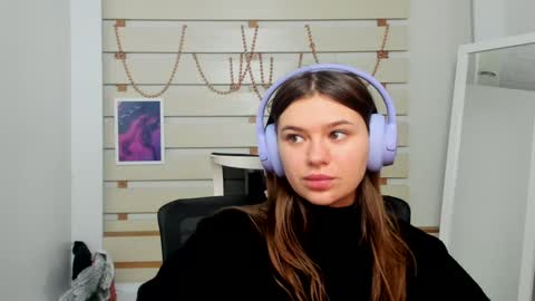 Monika online show from 02/08/25, 01:44