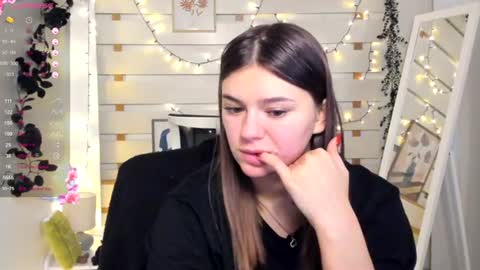 Monika online show from 01/10/26, 04:42