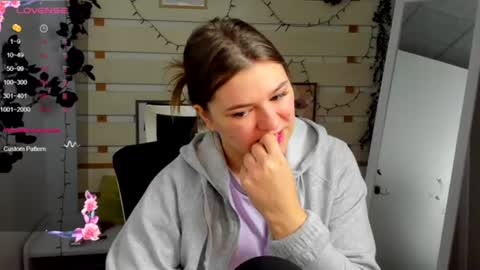 Monika online show from 03/31/26, 10:48