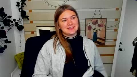 Snapshot of monika_youu chatting on 07/08/26, 09:47 Monika online show from 07/08/26, 09:47