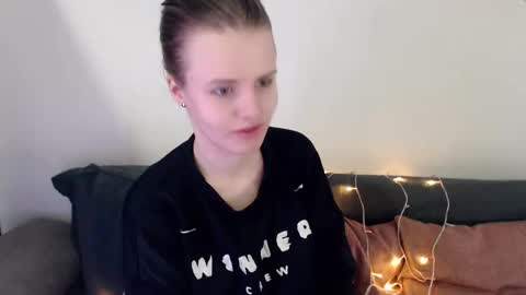 Snapshot of monikanaughty chatting on 03/09/25, 07:23 monikanaughty online show from 03/09/25, 07:23