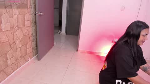 Snapshot of monikk__harrison chatting on 02/14/25, 12:47 monikk__harrison online show from 02/14/25, 12:47