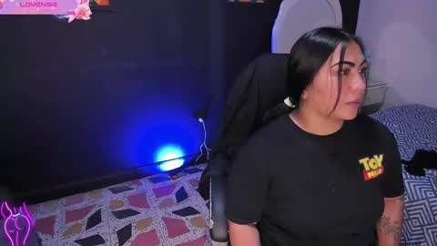 Snapshot of monikk__harrison chatting on 02/25/25, 12:24 monikk__harrison online show from 02/25/25, 12:24