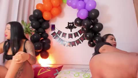 Snapshot of monikk__harrison chatting on 10/28/25, 09:57 monikk__harrison online show from 10/28/25, 09:57