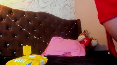 Snapshot of moniquehick chatting on 09/28/25, 04:45 Monica online show from 09/28/25, 04:45