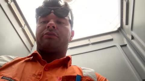 Snapshot of monkeydward chatting on 02/19/26, 02:07 monkeydward online show from 02/19/26, 02:07