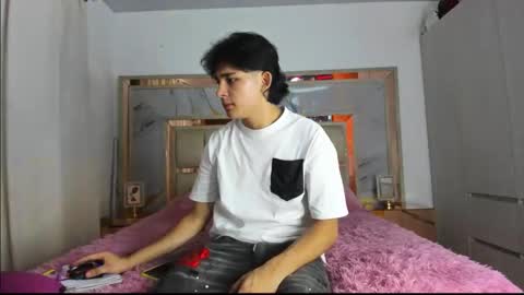 monky_0002 online show from 03/17/26, 12:37