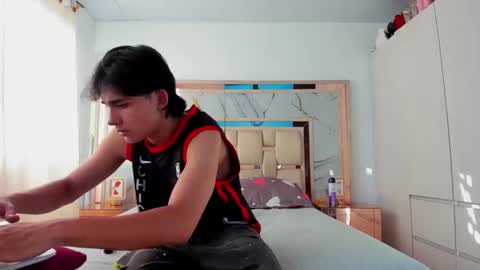 monky_0002 online show from 03/22/26, 09:51