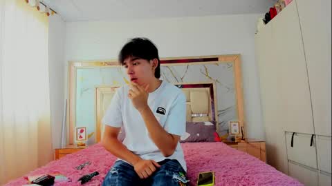 monky_0002 online show from 03/25/26, 03:18