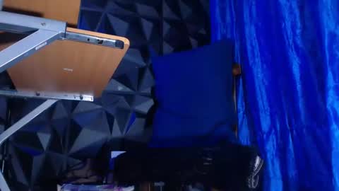 dorian online show from 10/10/25, 04:44