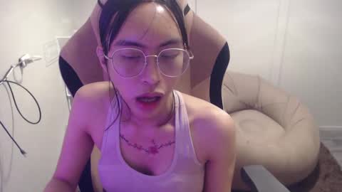 Snapshot of monstercockselfsuck chatting on 01/26/25, 01:25 ELYSE A SIMPLE GIRL online show from 01/26/25, 01:25