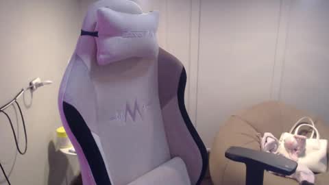 Snapshot of monstercockselfsuck chatting on 02/18/25, 12:28 ELYSE A SIMPLE GIRL online show from 02/18/25, 12:28