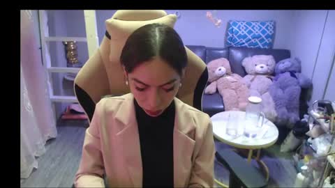 ELYSE A SIMPLE GIRL online show from 06/05/26, 12:00