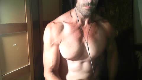 Snapshot of monsterdildos chatting on 12/22/24, 09:33 monsterdildos online show from 12/22/24, 09:33