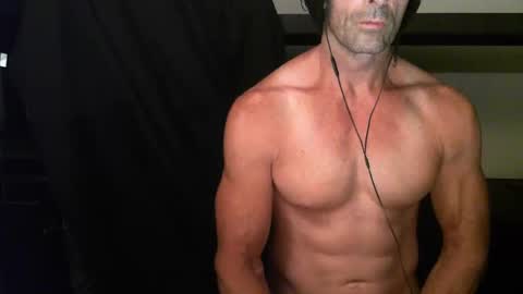 Snapshot of monsterdildos chatting on 01/10/25, 07:25 monsterdildos online show from 01/10/25, 07:25