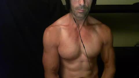 Snapshot of monsterdildos chatting on 01/11/25, 02:04 monsterdildos online show from 01/11/25, 02:04