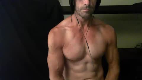 Snapshot of monsterdildos chatting on 01/11/25, 11:35 monsterdildos online show from 01/11/25, 11:35