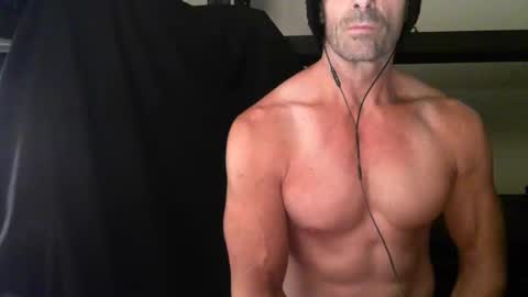 Snapshot of monsterdildos chatting on 01/15/25, 01:02 monsterdildos online show from 01/15/25, 01:02