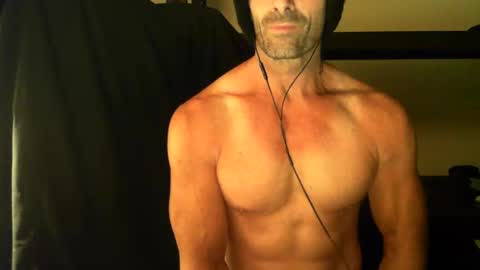 Snapshot of monsterdildos chatting on 01/18/25, 12:47 monsterdildos online show from 01/18/25, 12:47