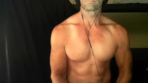 Snapshot of monsterdildos chatting on 01/26/25, 01:15 monsterdildos online show from 01/26/25, 01:15