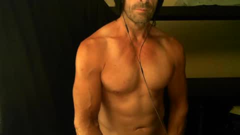 Snapshot of monsterdildos chatting on 01/27/25, 10:27 monsterdildos online show from 01/27/25, 10:27