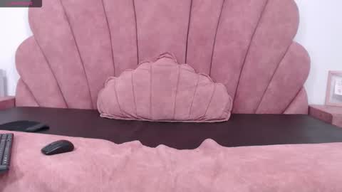 Snapshot of monsterhole91 chatting on 12/03/25, 04:38 Linda Darling online show from 12/03/25, 04:38