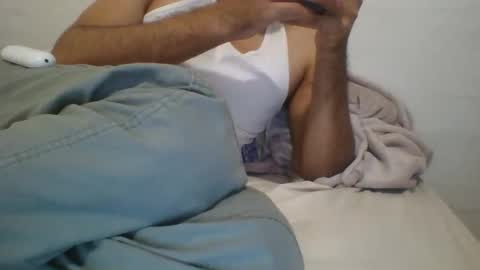 Snapshot of monsterr2209 chatting on 10/01/25, 01:28 monsterr2209 online show from 10/01/25, 01:28