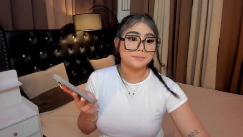 Snapshot of monstrouscockdivaontop chatting on 01/09/25, 04:49 Ruthie online show from 01/09/25, 04:49