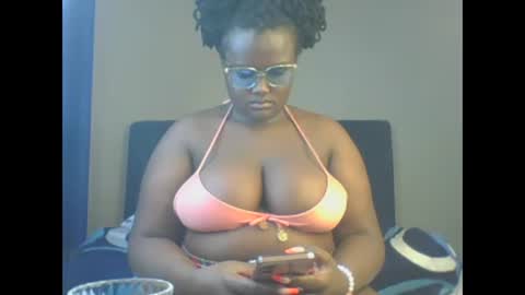 Snapshot of montel22 chatting on 12/07/24, 02:31 montel22 online show from 12/07/24, 02:31