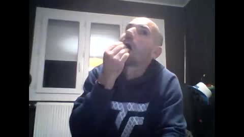 Snapshot of montmasse chatting on 04/05/26, 07:44 montmasse online show from 04/05/26, 07:44