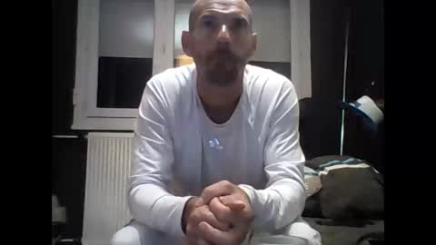 Snapshot of montmasse chatting on 05/15/26, 09:33 montmasse online show from 05/15/26, 09:33