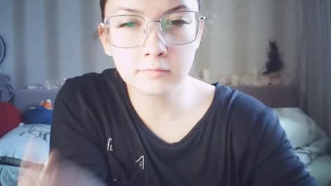 Snapshot of moodiemira chatting on 02/09/26, 01:04 moodiemira online show from 02/09/26, 01:04