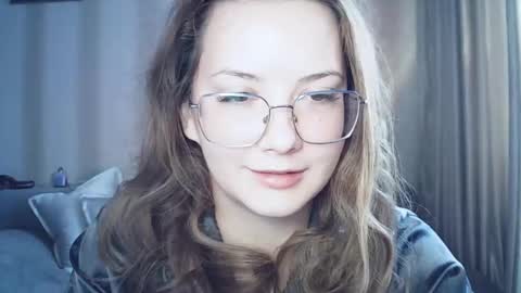 Snapshot of moodiemira chatting on 02/18/26, 01:18 moodiemira online show from 02/18/26, 01:18