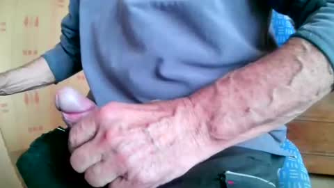 Snapshot of mookie2 chatting on 11/15/25, 02:46 mookie2 online show from 11/15/25, 02:46