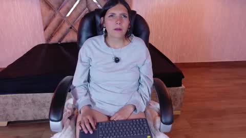 Moon  online show from 11/20/25, 03:23