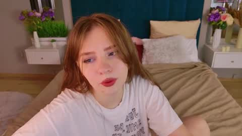 Moon  Bunny online show from 12/04/25, 05:32