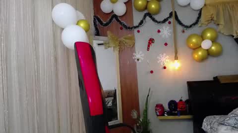 Snapshot of moon_and_fire_ chatting on 11/16/25, 03:23 moon_and_fire_ online show from 11/16/25, 03:23