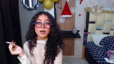 Snapshot of moon_and_fire_ chatting on 11/20/25, 12:11 moon_and_fire_ online show from 11/20/25, 12:11