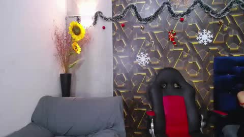 moon_and_fire_ online show from 01/19/26, 06:06