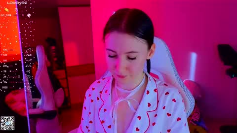 Lola online show from 03/10/25, 06:16