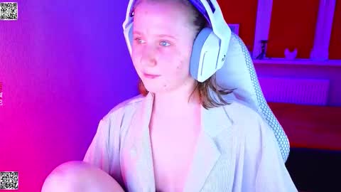 Lola online show from 11/29/25, 03:26