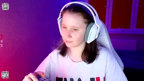 Lola online show from 03/28/26, 04:50