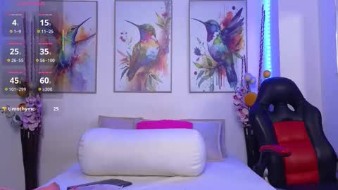 Snapshot of moon_celeste chatting on 10/21/25, 07:58 Moon online show from 10/21/25, 07:58