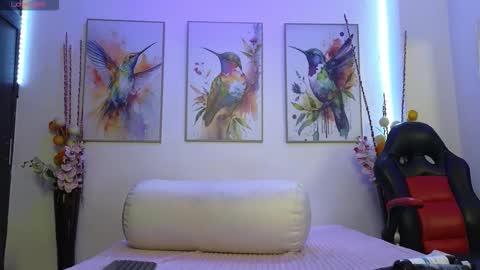 Snapshot of moon_celeste chatting on 01/08/26, 07:27 Moon online show from 01/08/26, 07:27