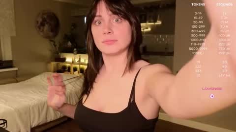 Luna  online show from 10/07/25, 03:20